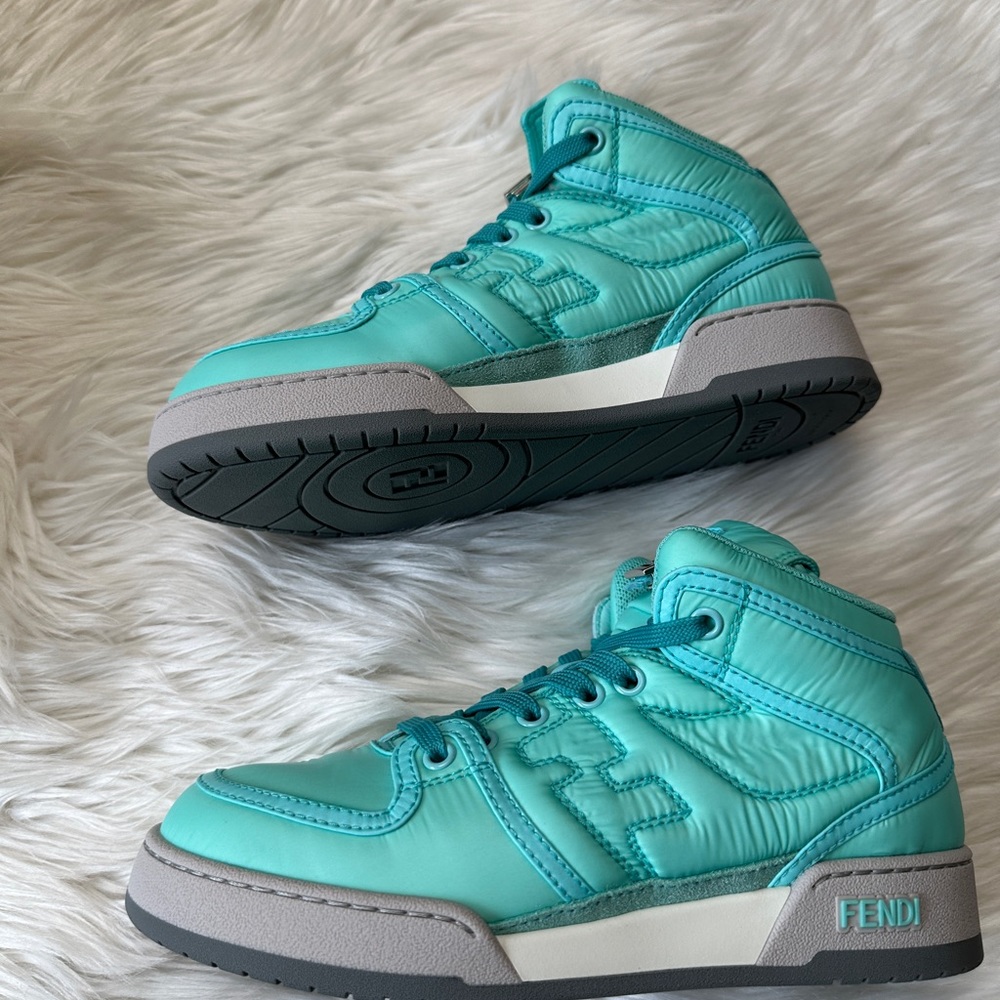 Fendi Match
Turquoise nylon high-tops - Picture 10 of 11
